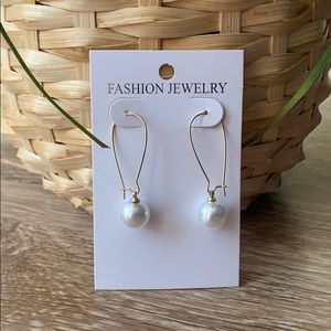 NWT Minimalist Pearl Earrings - handmade!